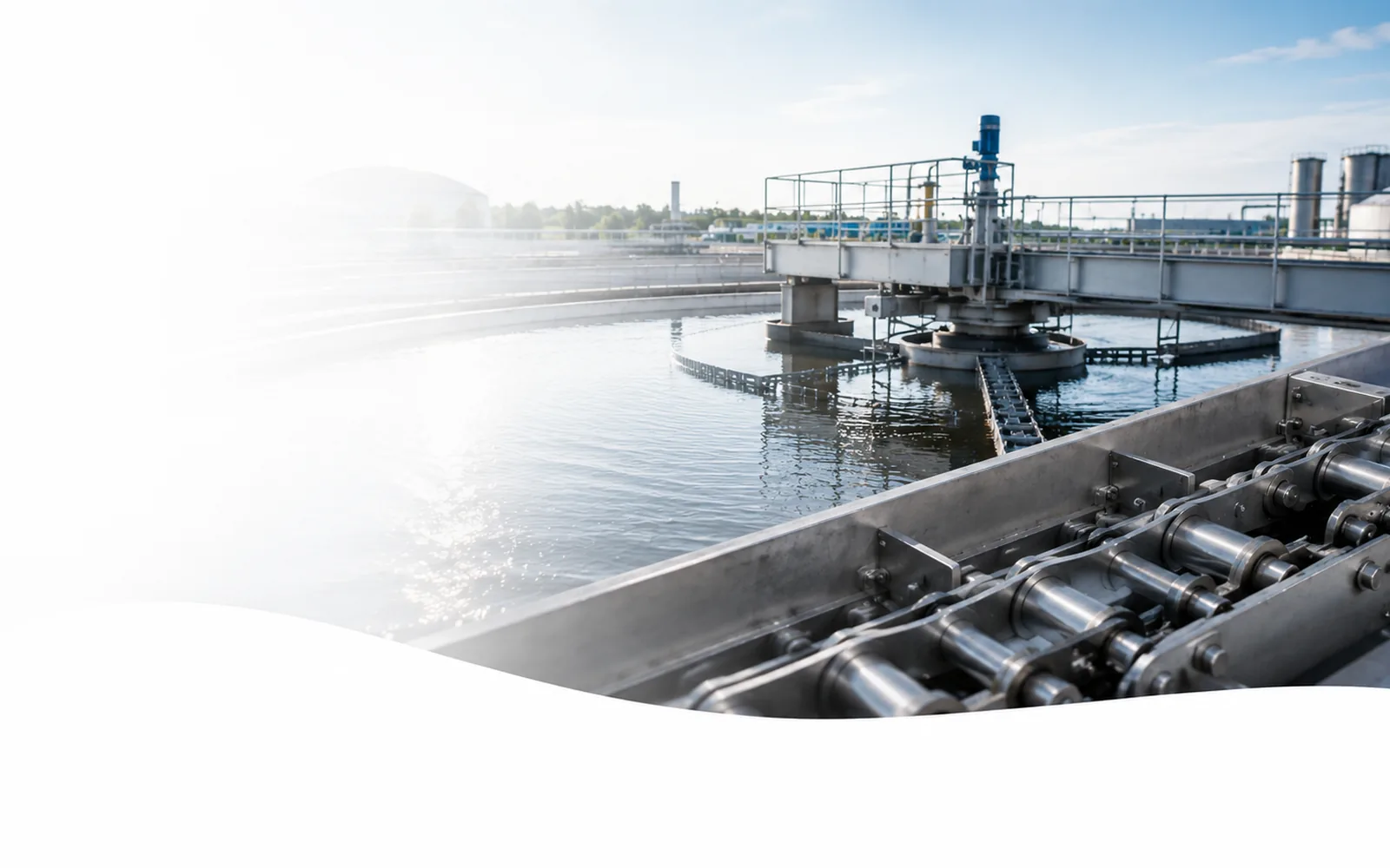 Wastewater treatment chain circuit and collector equipment
